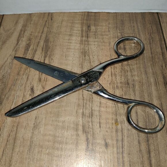 Vintage Radiant Golden Age Rustless Scissors - by Richards of Sheffield England. - Picture 7 of 8